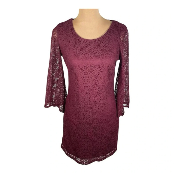A. BYER - WOMEN'S MAROON WINE PURPLE LACE DRESS - FLARED SLEEVES - SIZE M - Picture 2 of 8